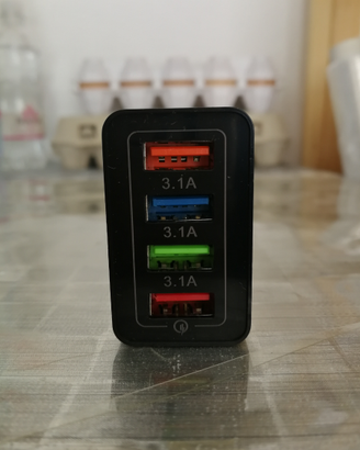 Caricabatteria 4 usb
