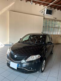 Lancia Ypsilon allestimento Gold