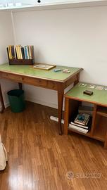 Scrittoio con mobiletto porta accessori