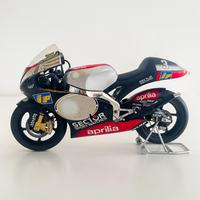 Aprilia RSV250  Marco Melandri 2002 scala 1:12