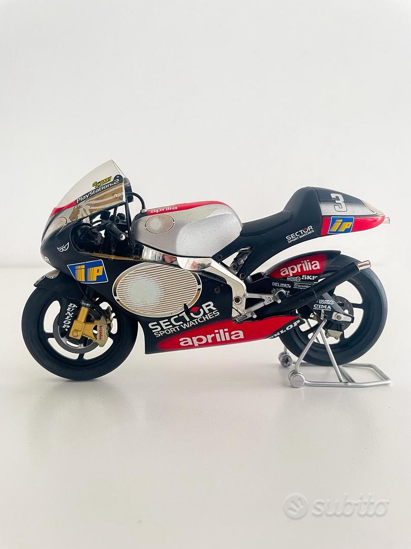 Modellino Moto Aprilia RSV250 Di Marco Melandri 2002 - Scala 1:24 - Foto 1