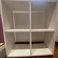 Piccola libreria da terra