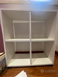 Piccola libreria da terra