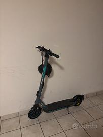 Monopattino elettrico Argento