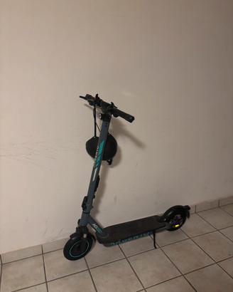 Monopattino elettrico Argento