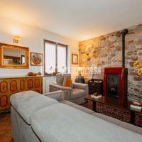 VILLA CON AMPIO GIARDINO NEL PARCO DEL TICINO