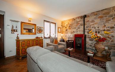 VILLA CON AMPIO GIARDINO NEL PARCO DEL TICINO