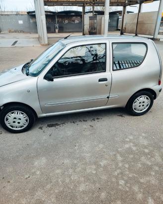 Fiat 600 GPL.   850€