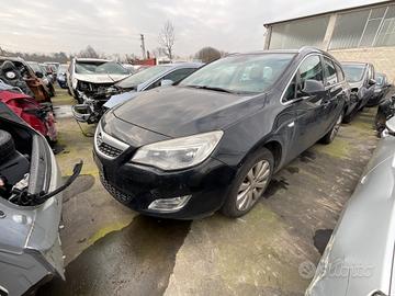 OPEL ASTRA J SPORTS TOURER 2013 PER RICAMBI