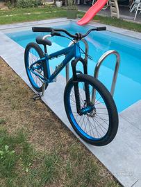 Wheelie bike se bike
