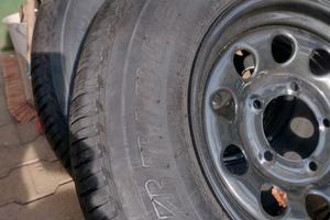 Pneumatici 5 Bridgestone nuovi 195/85 R15 96s