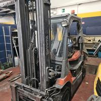 Carrello elevatore elettrico 2500kg triplex Toyota