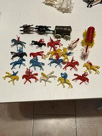 Set soldatini vintage indiani e cowboy