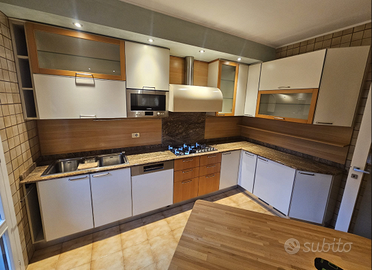 Cucina Usata Completa di Elettrodomestici 1989/U