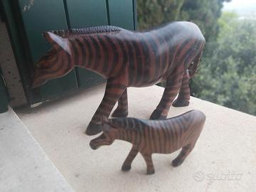 Sculture africane di coppia di zebre in mogano