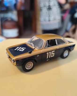 Alfa Romeo Sprint GTA 1600 del 1965 scala 1/43