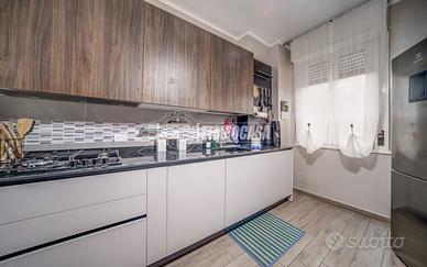 TRILOCALE RISTRUTTURATO, TERMOAUTONOMO, CON BOX E