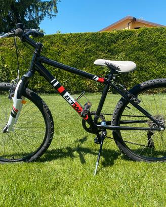 Bici B Twin Rockrider 24 pollici