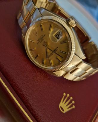 Rolex Oyster Perpetual Date 34mm in Oro Massiccio.