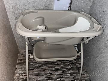 Vaschetta da bagno con supporto