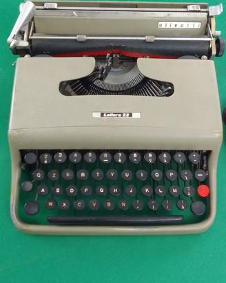 Macchina da scrivere Olivetti Lettera 22