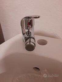 bidè con rubinetto nuovo 