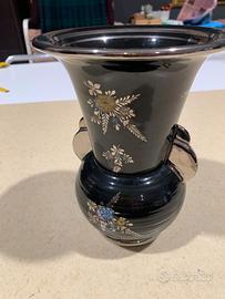 vaso nero di deruta