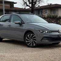 Volkswagen Golf 1.5 eTSI EVO 1st Edition DSG | PRE