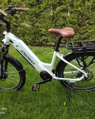 Bicicletta elettrica città/trekking mod. LInda