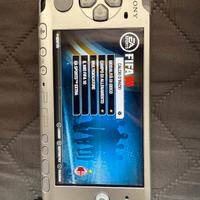 PSP 3004 COMPRENSIVA DI 5 GIOCHI 