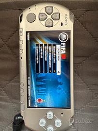 PSP 3004 COMPRENSIVA DI 5 GIOCHI 