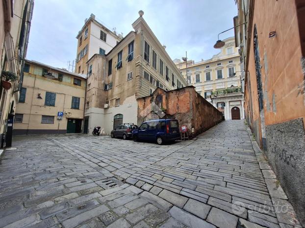 3 LOCALI A GENOVA