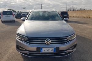 Volkswagen Passat 1.6 TDI SCR DSG Business BMT