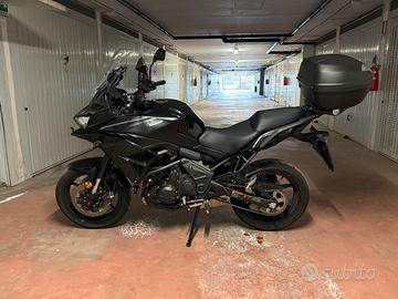 Kawasaki Versys 650 total black