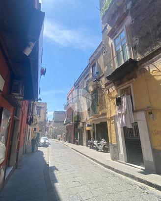 2 LOCALI A TORRE DEL GRECO