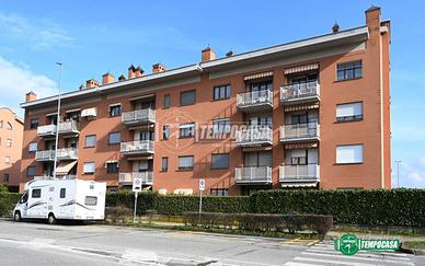 6 LOCALI CON BOX AUTO