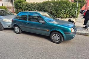 Ford Fiesta 1.2 verde
