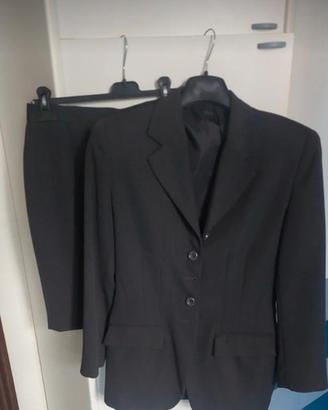 Tailleur donna; giacca con gonna.
