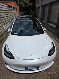 TESLA Model 3 - 2021