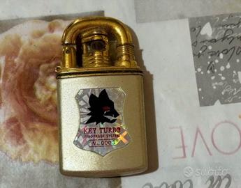 Accendino della Roma a forma di lucchetto