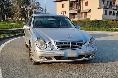 Mercedes Classe E220 Elegance automatica