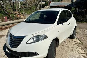 lancia ipsilon