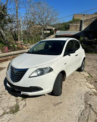 lancia ipsilon
