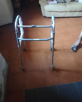 Deambulatore pieghevole in alluminio - NUOVO con p