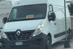renault master lungo