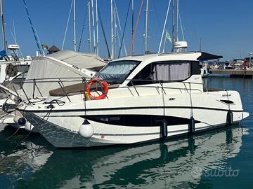 Quicksilver 905 weekend 2 mercury v6 225 hp