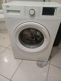 Lavatrice Beko funzionante ma con piccolo difetto.