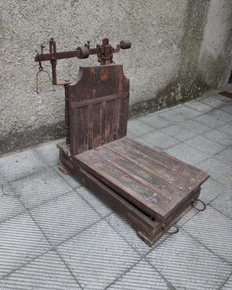 Antica bilancia per arredo 