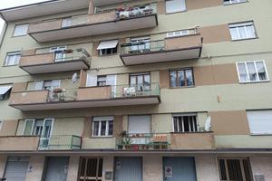 AMPIO APPARTAMENTO BICAMERE CON TERRAZZO A RIDO...