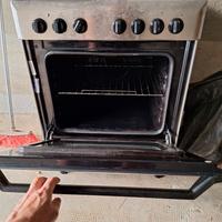 Cucina a gas con forno ventilato